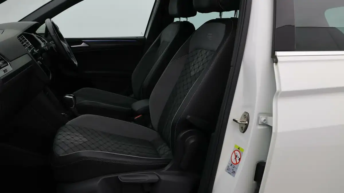 2021-volkswagen-tiguan-15-tsi-r-line-big-13