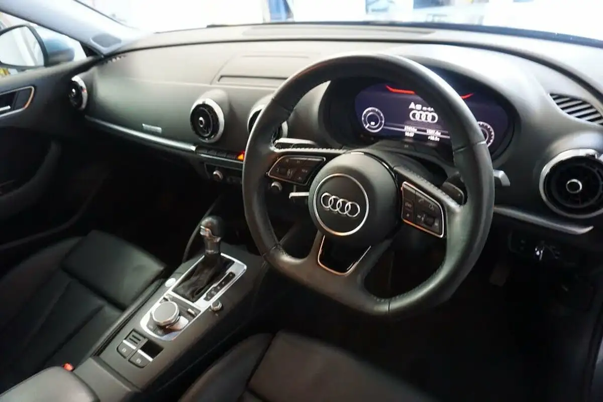 2020-audi-a3-14-40-e-tron-big-17
