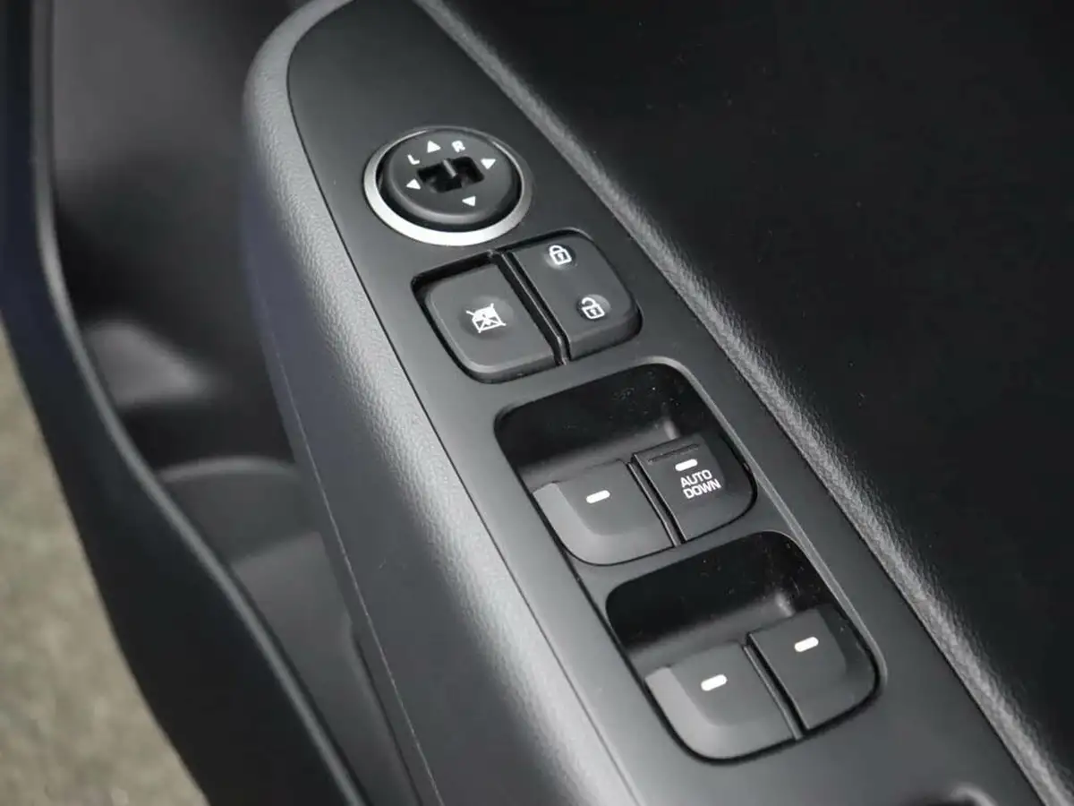 2017-hyundai-i10-12-se-big-16