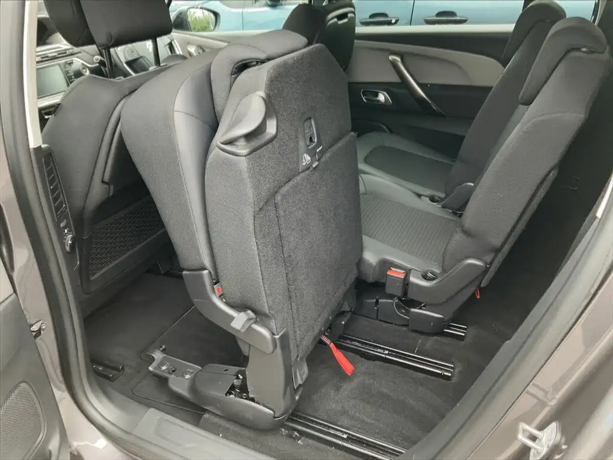 2021-citroen-grand-c4-spacetourer-12-puretech-sense-eat8-big-26