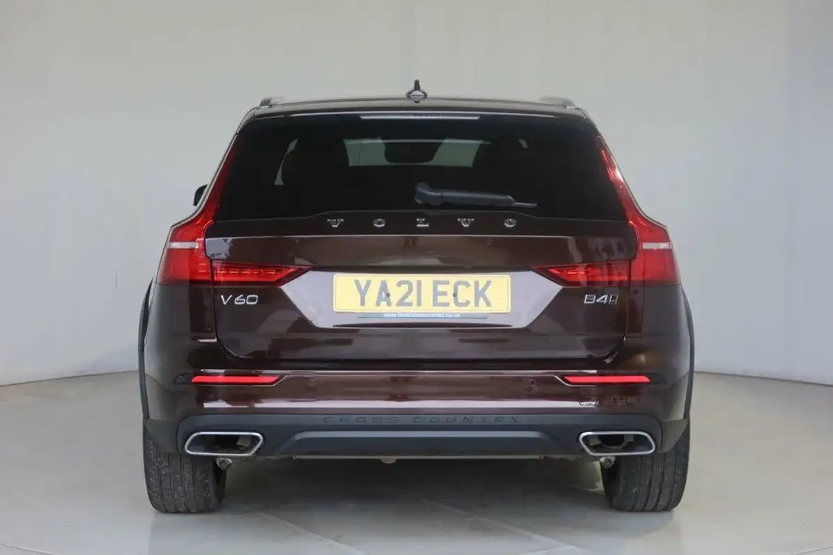 2021-volvo-v60-20td-b4-cross-country-big-6