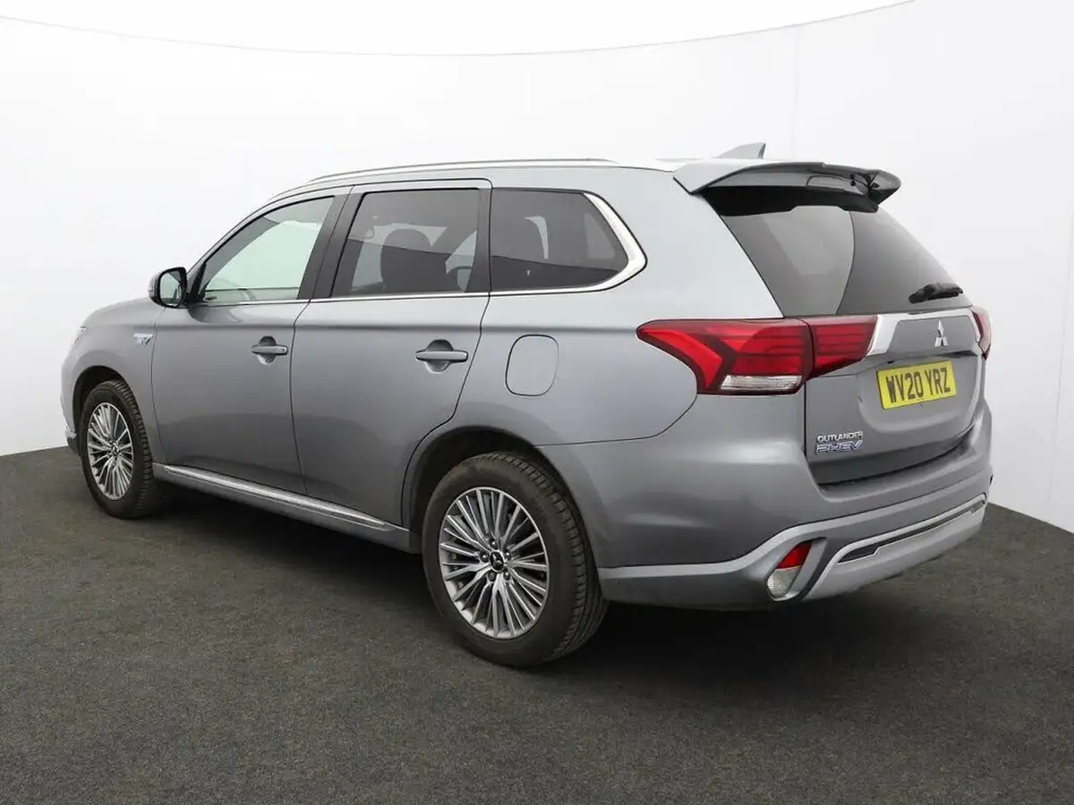 2020-mitsubishi-outlander-24-dynamic-phev-big-8