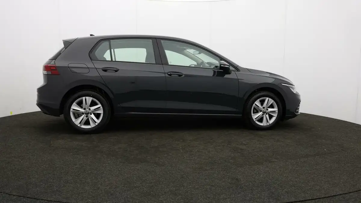 2023-volkswagen-golf-15-tsi-life-130ps-hatchback-big-35