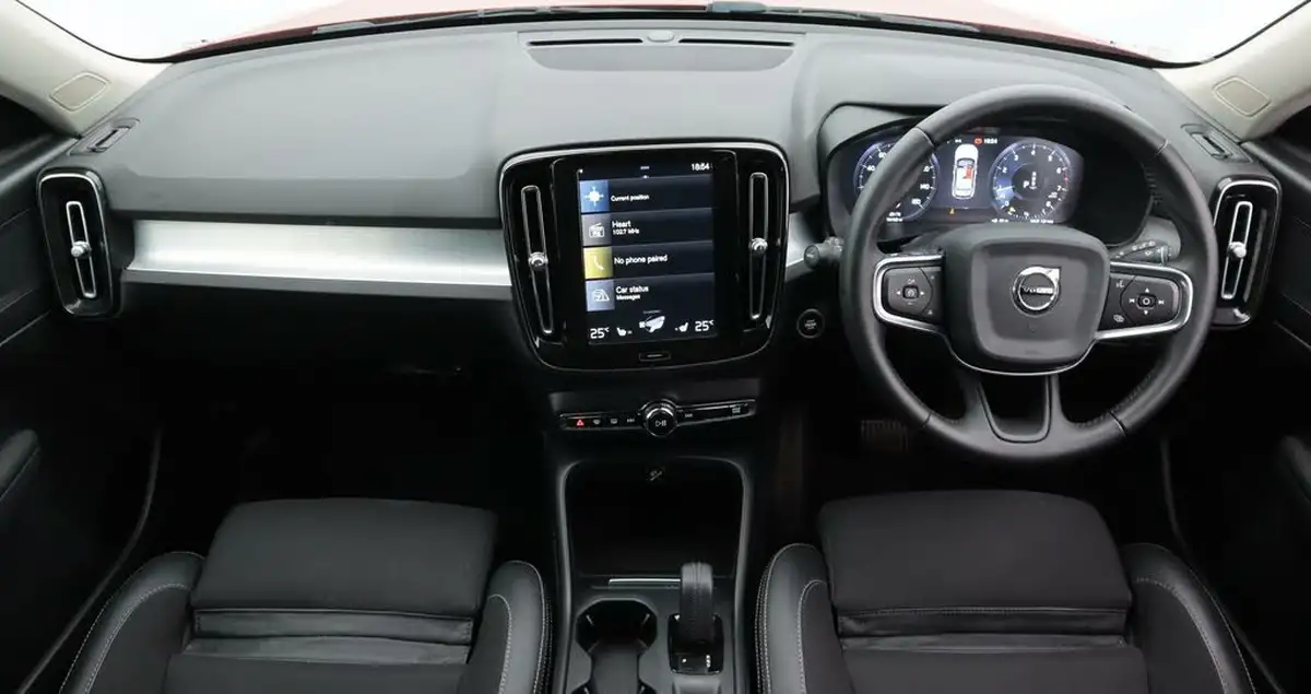 2019-volvo-xc40-20-t4-momentum-pro-big-13