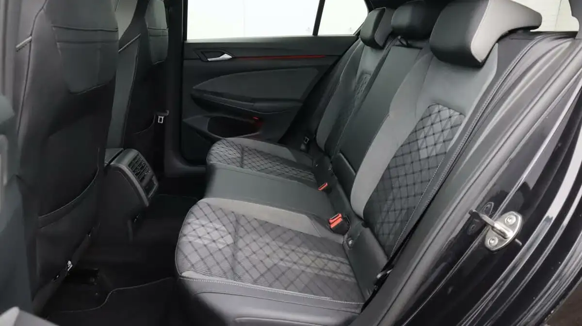 2021-volkswagen-golf-15-tsi-r-line-150ps-hatchback-big-16