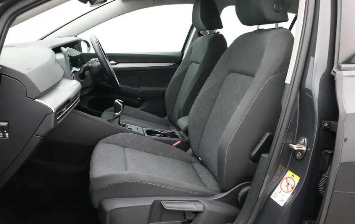 2022-volkswagen-golf-15-tsi-life-130ps-hatchback-big-14