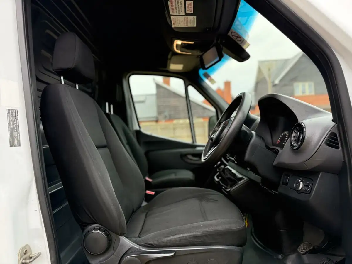 2018-mercedes-benz-sprinter-21cdi-311-l2h1-panel-van-rwd-eco-gear-360-big-30
