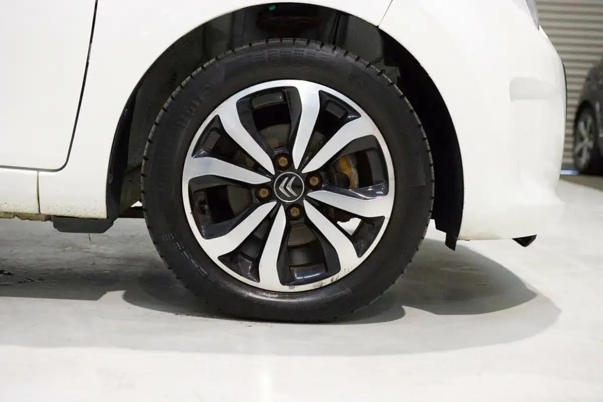 2016-citroen-c1-12-puretech-flair-82ps-5d-big-34