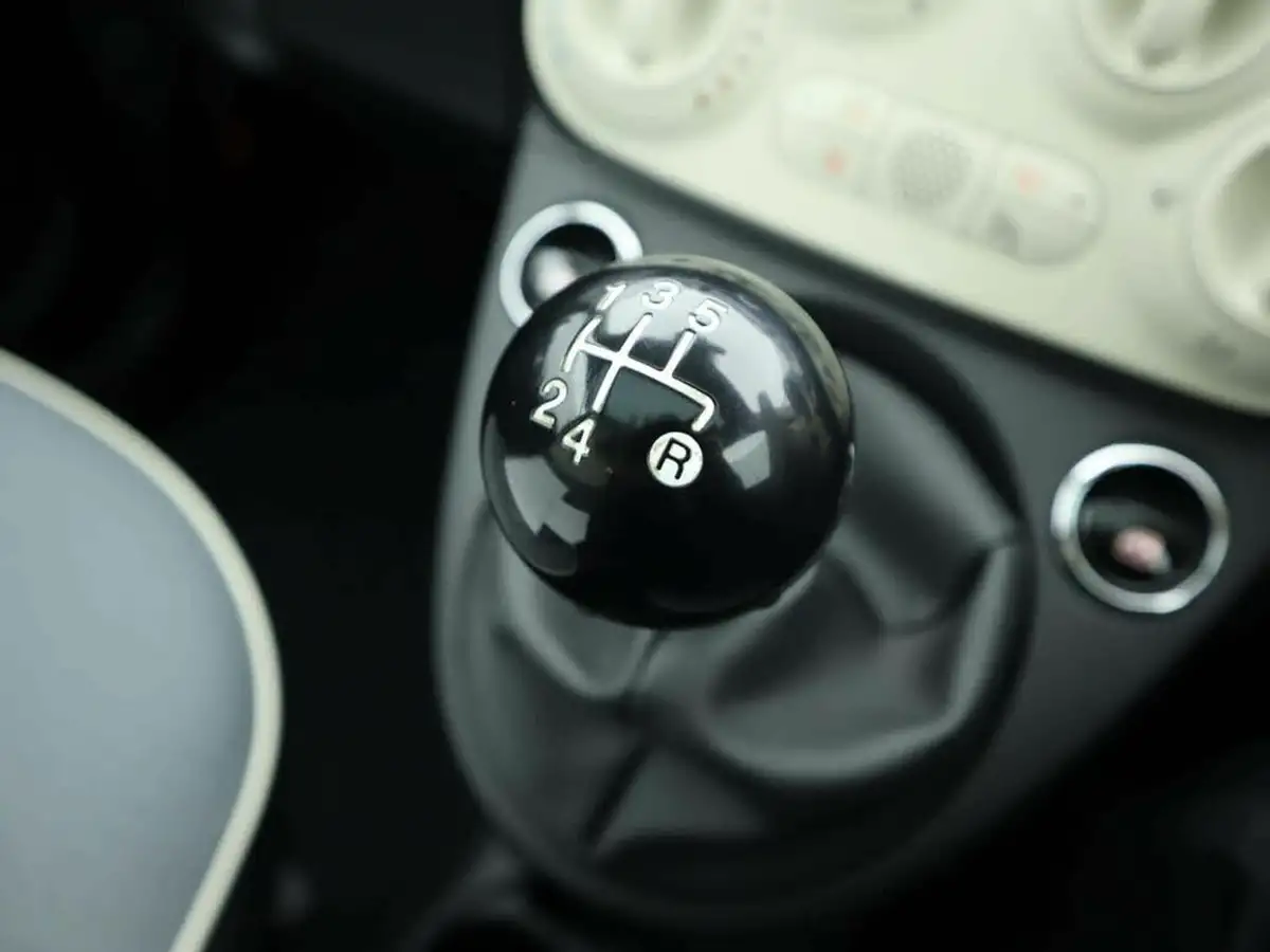 2018-fiat-500-12-lounge-big-15