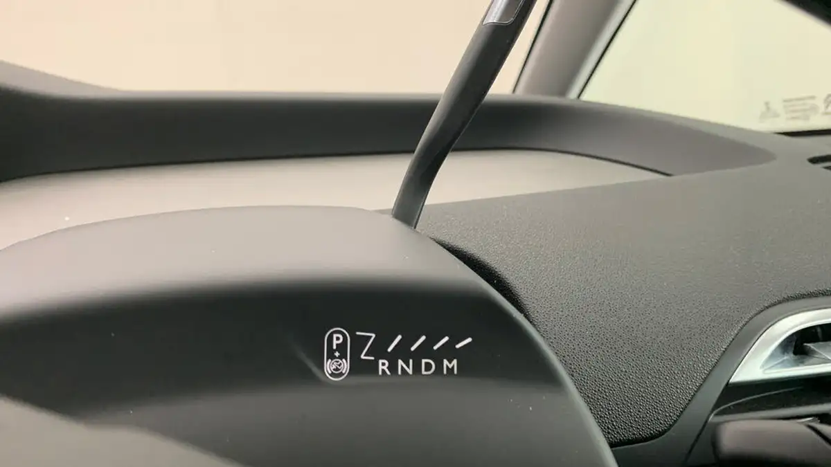 2017-citroen-c4-picasso-16bluehdi-feel-eat6-big-34