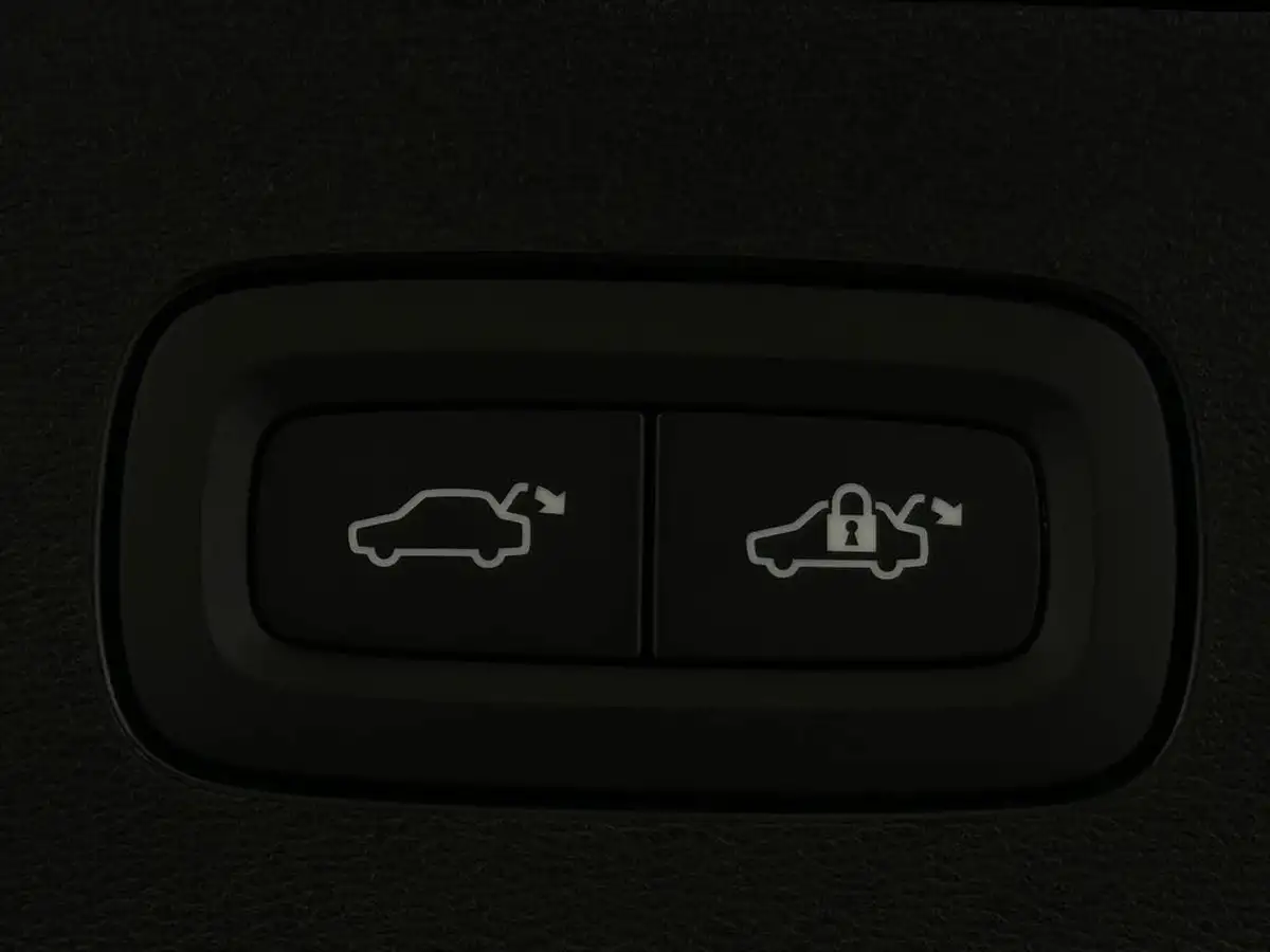 2024-volvo-v60-20-t6-plus-dark-station-wagon-big-10