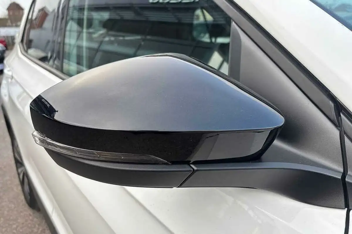 2023-volkswagen-t-cross-10-tsi-black-edition-95ps-big-22