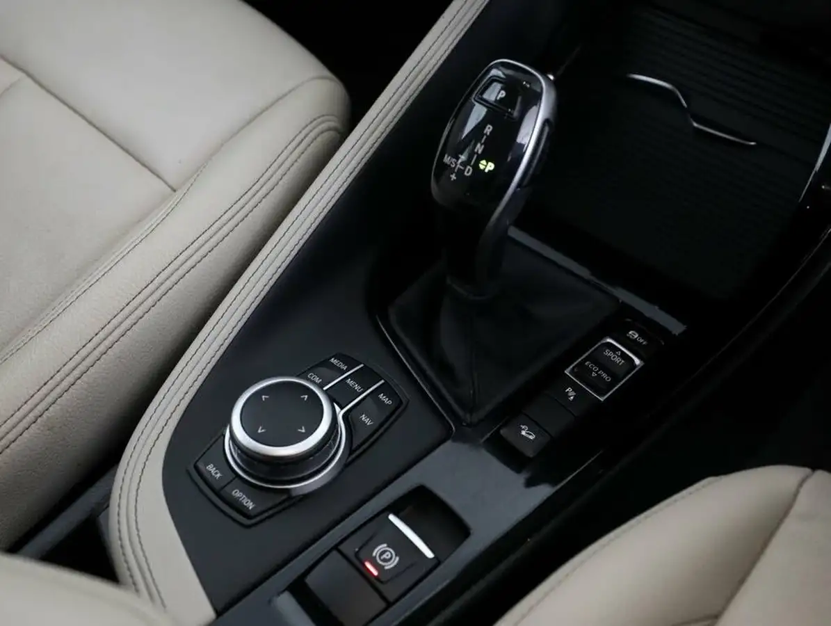 2021-bmw-x1-20-xdrive20i-xline-big-19