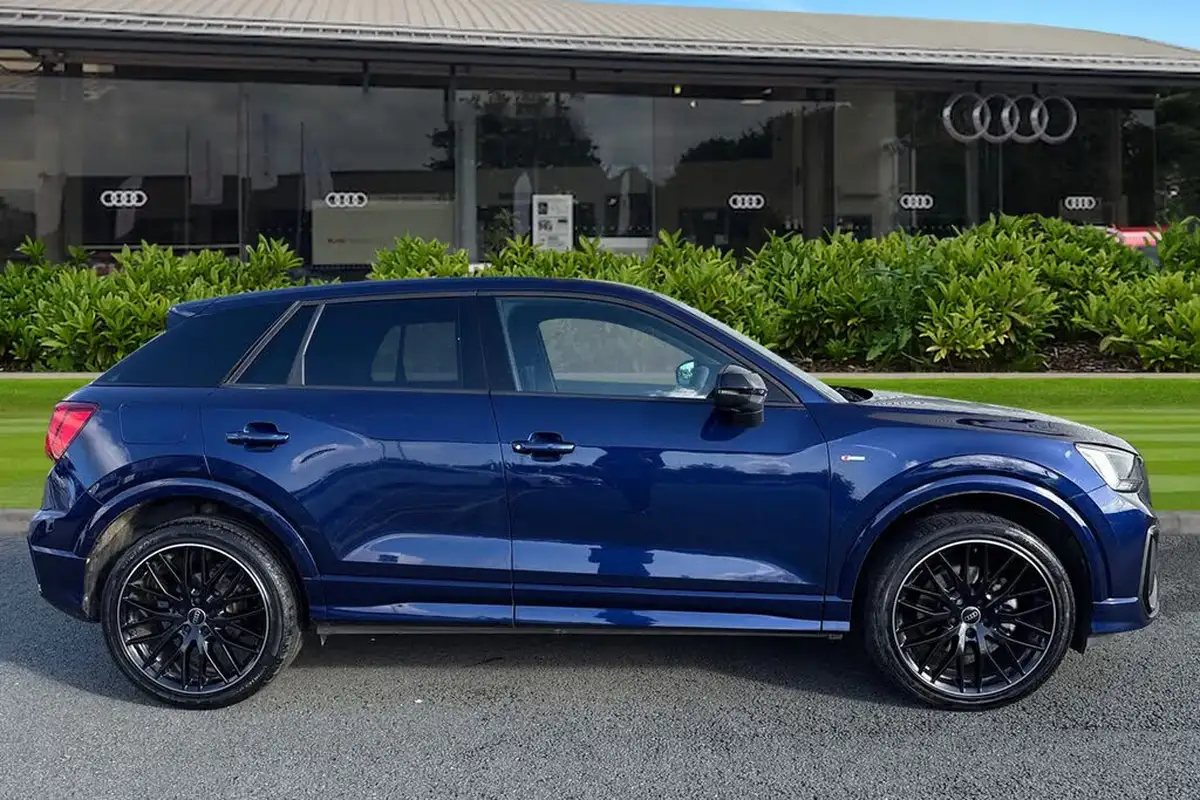 2024-audi-q2-15-35-tfsi-black-edition-s-tronic-big-2
