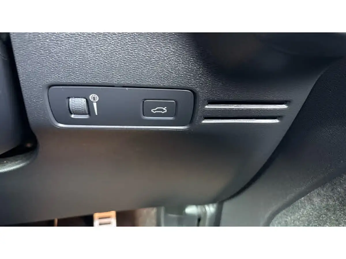 2021-volvo-xc40-e-twin-recharge-plus-big-24