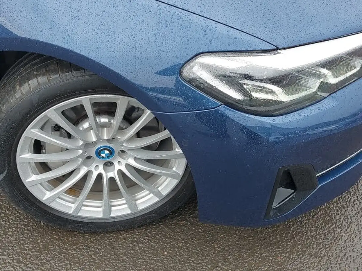 2022-bmw-5-series-20-530e-se-saloon-4d-big-8