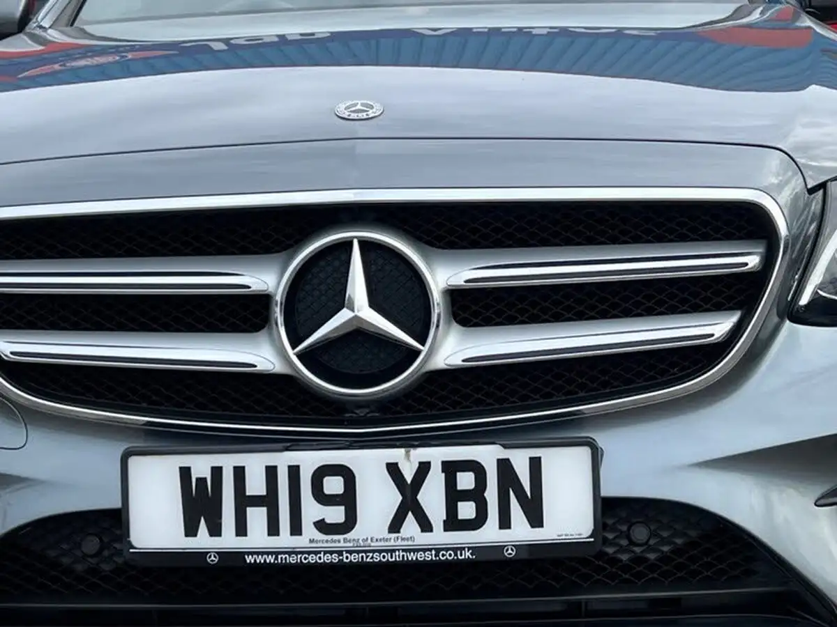 2019-mercedes-benz-e-class-20d-e220d-amg-line-saloon-4d-plus-big-21