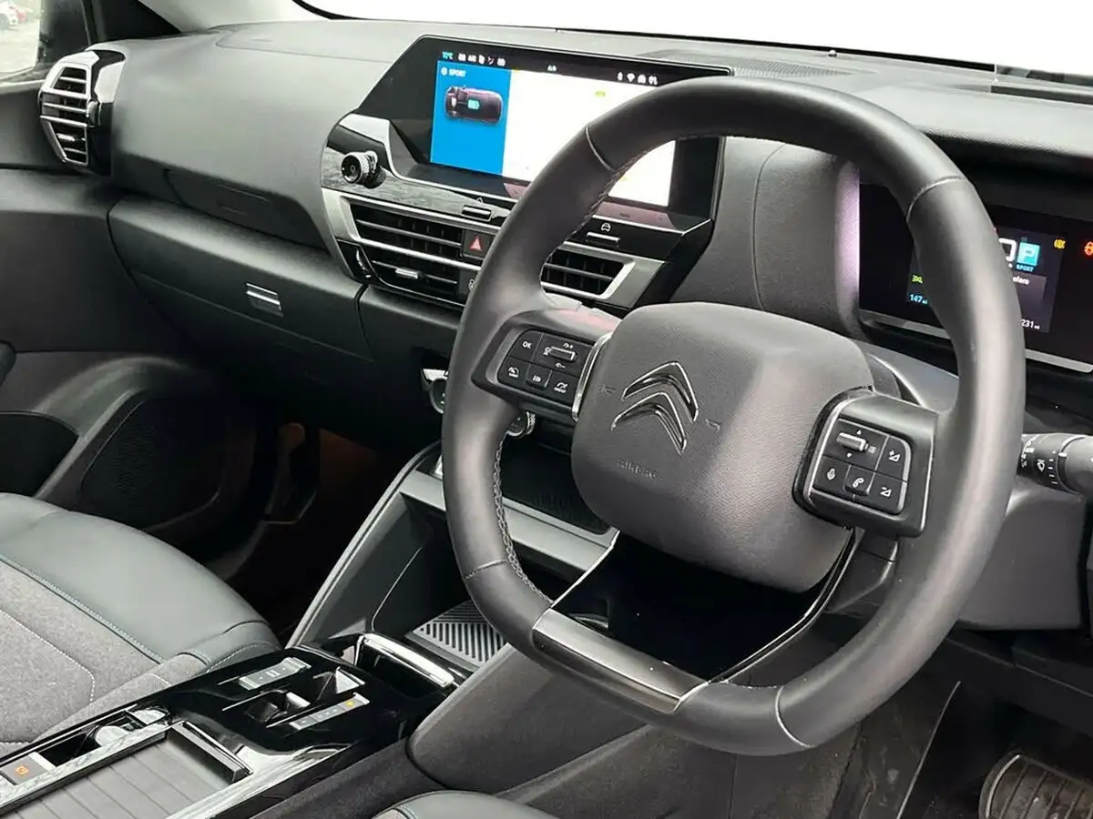 2023-citroen-c4-x-e-shine-big-4