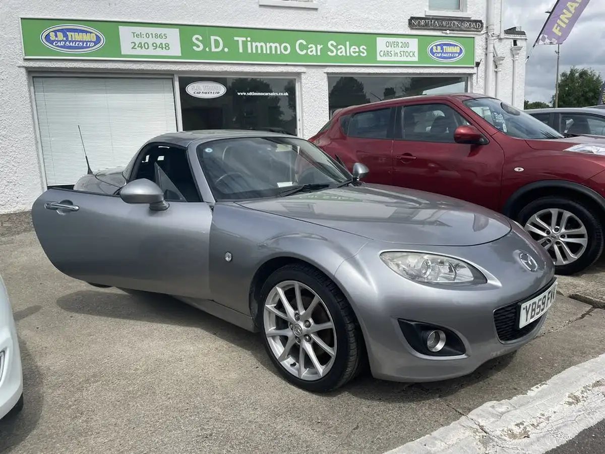 2010-mazda-mx-5-20-roadster-sport-tech-big-15