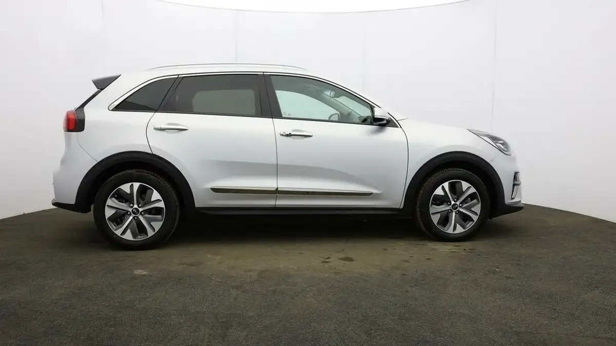 2021-kia-e-niro-ev-4-big-53
