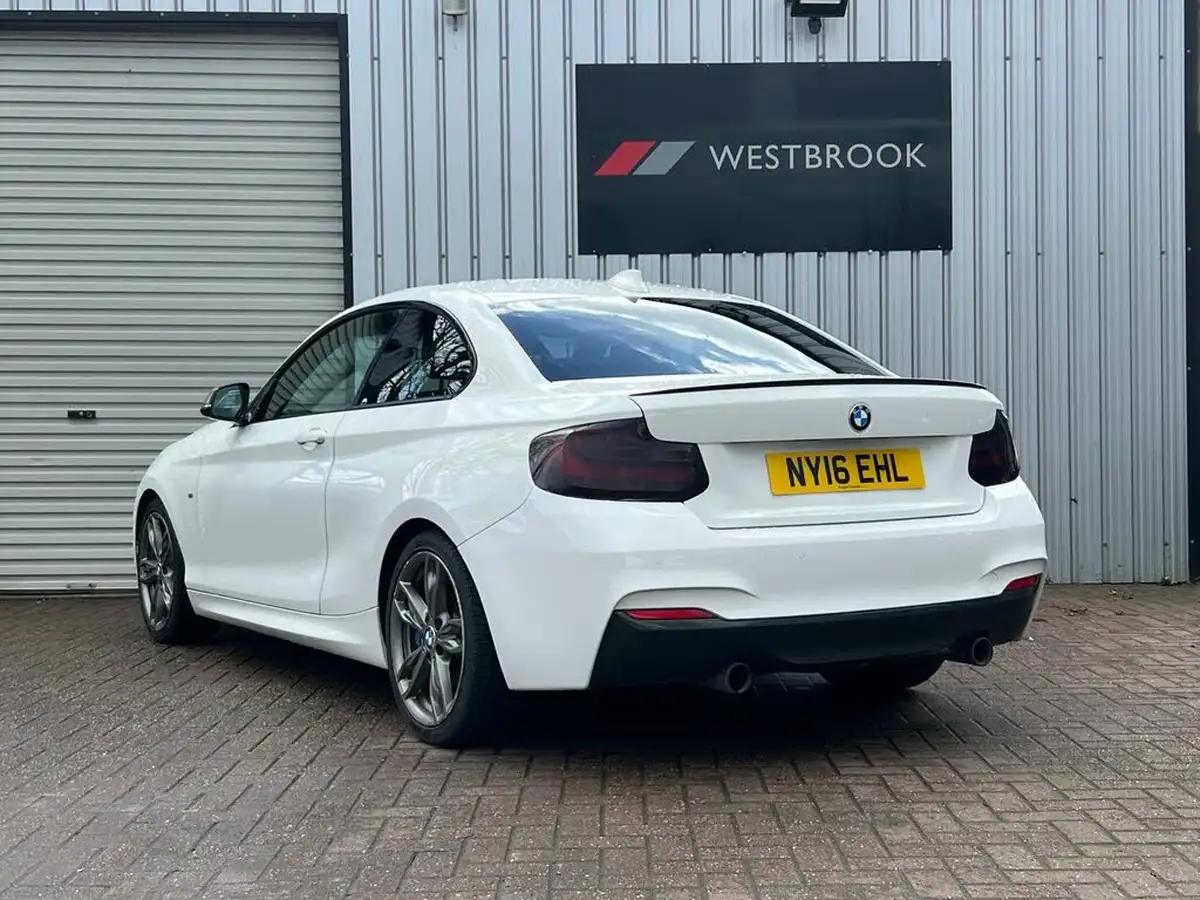 2016-bmw-2-series-30-m235i-coupe-sport-auto-big-9