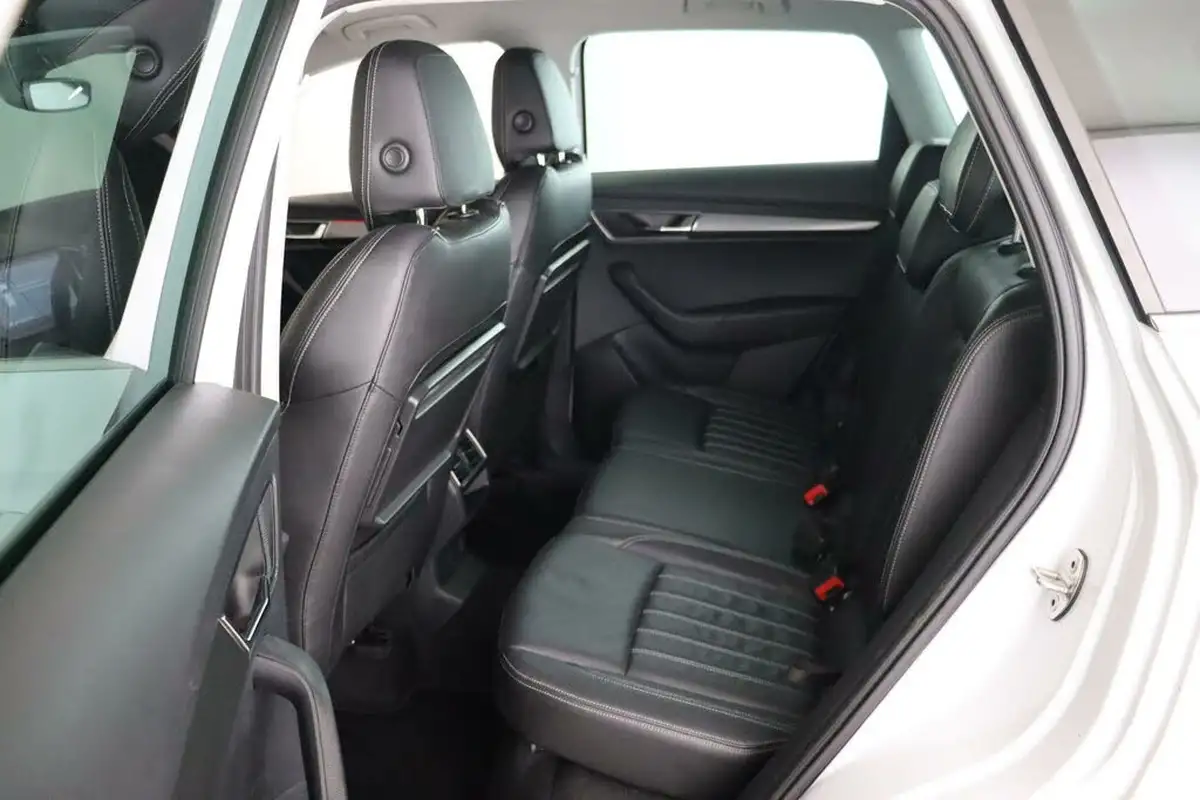 2018-skoda-karoq-15-tsi-edition-ss-big-11