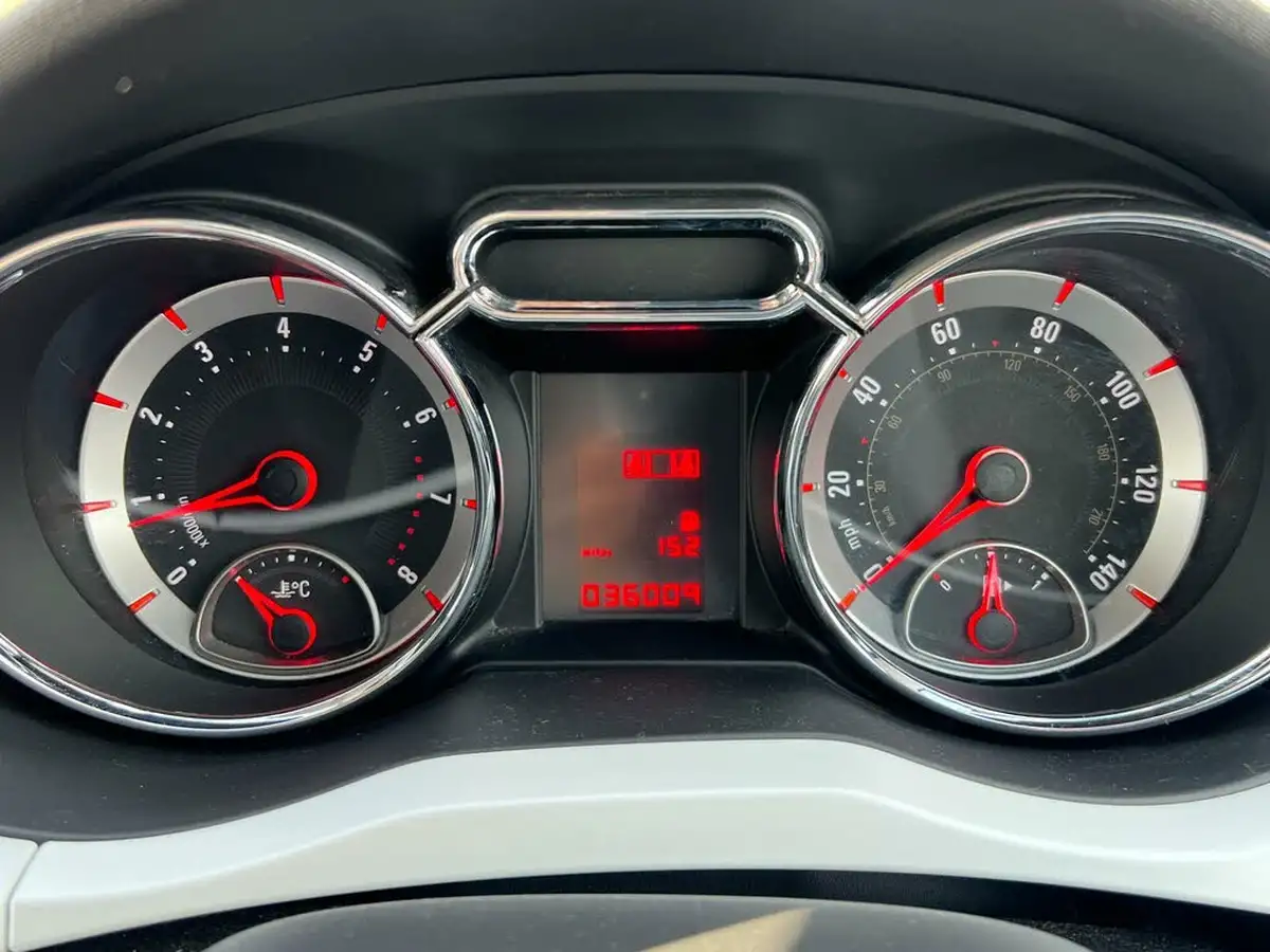 2013-vauxhall-adam-14-jam-87ps-big-18