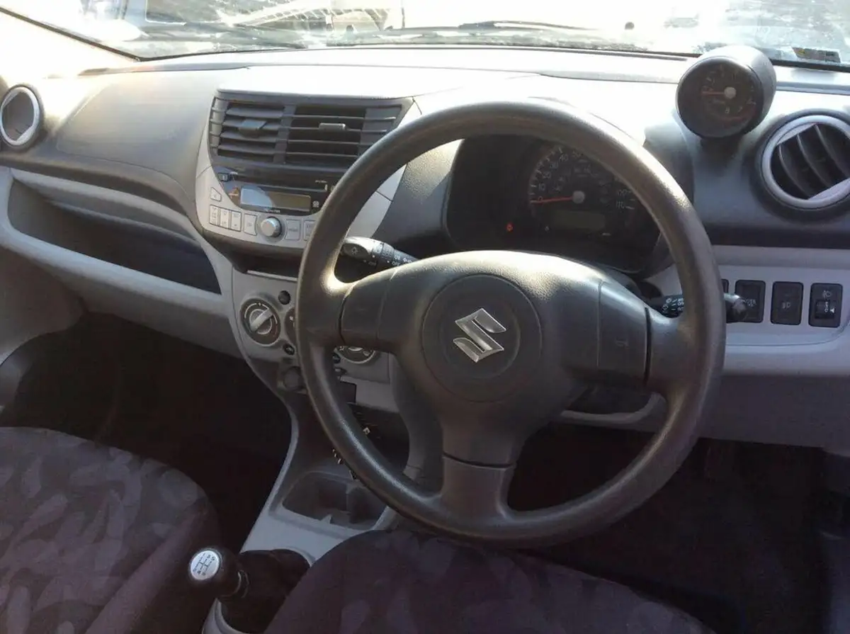 2009-suzuki-alto-10-sz4-big-5