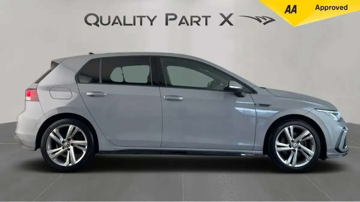 2022-volkswagen-golf-15-tsi-r-line-150ps-hatchback-big-1
