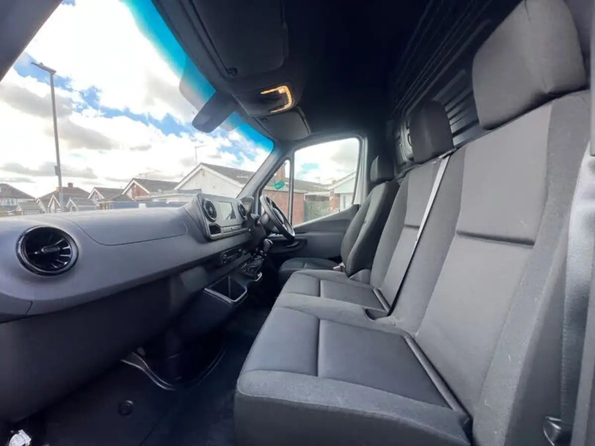 2020-mercedes-benz-sprinter-21cdi-314-l1h1-panel-van-big-39