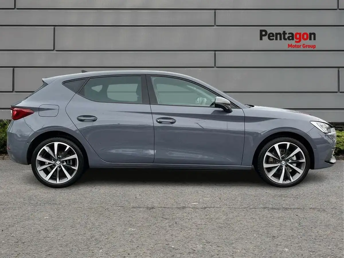 2024-seat-leon-14-e-hybrid-fr-sport-hatchback-big-10