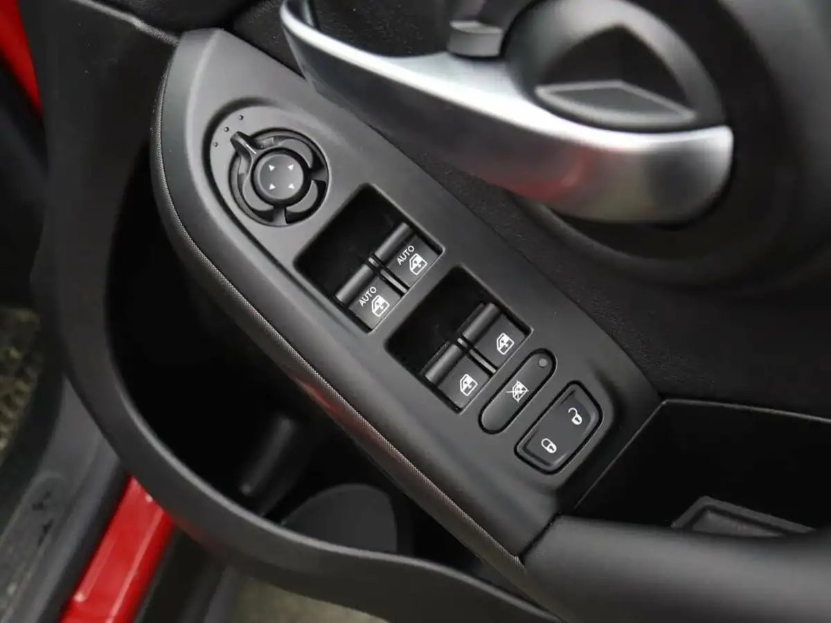 2021-fiat-500x-10-firefly-turbo-red-big-16