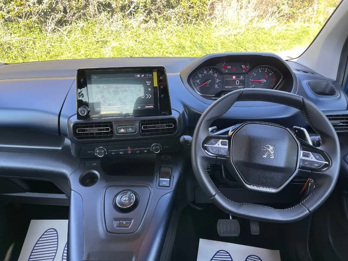 2021-peugeot-rifter-big-12