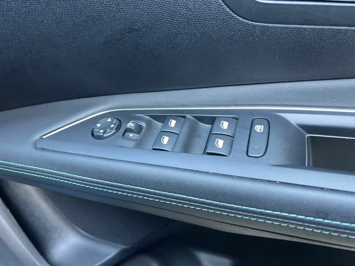 2022-peugeot-3008-suv-12-puretech-allure-premium-big-19