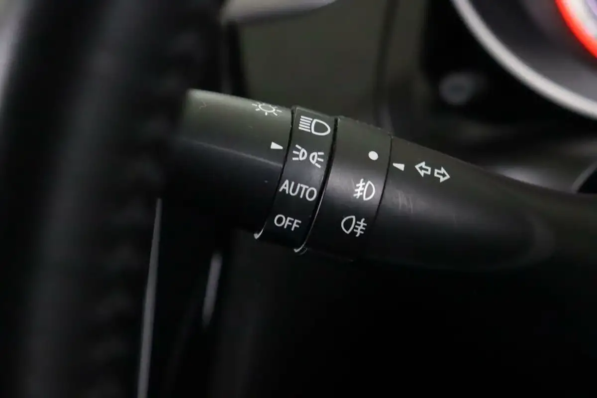 2022-suzuki-swift-12-dualjet-sz5-big-23