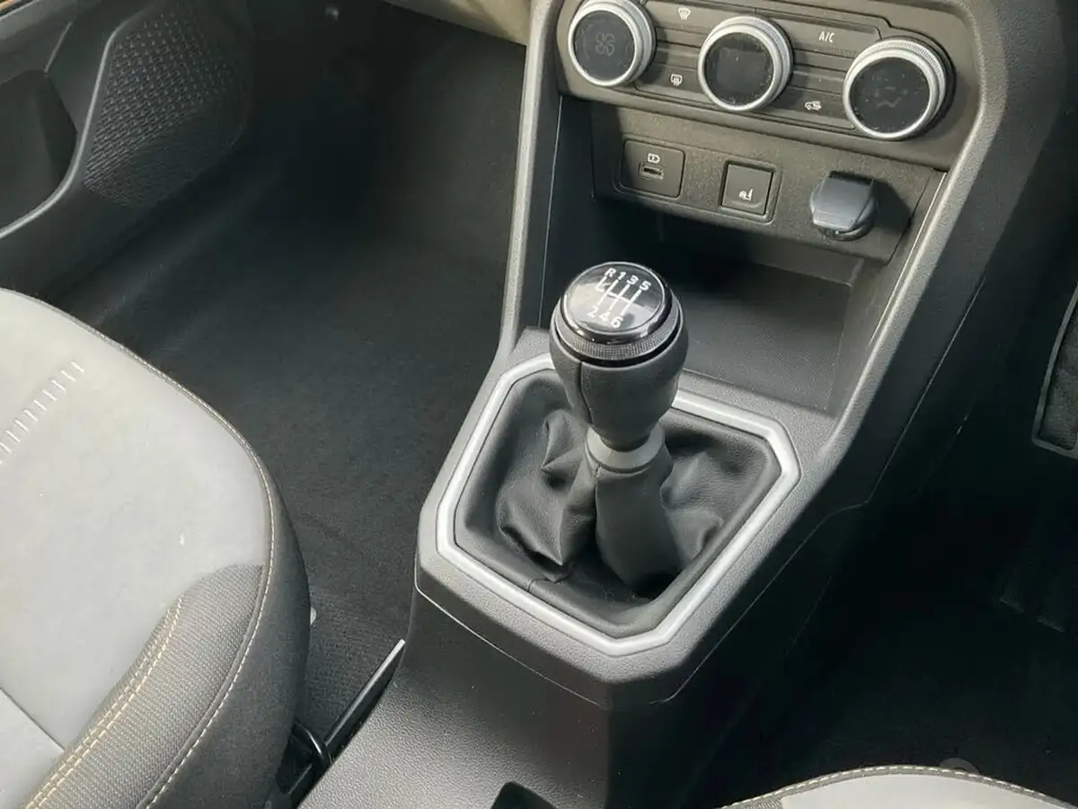 2023-dacia-sandero-stepway-10-tce-essential-90bhp-big-11