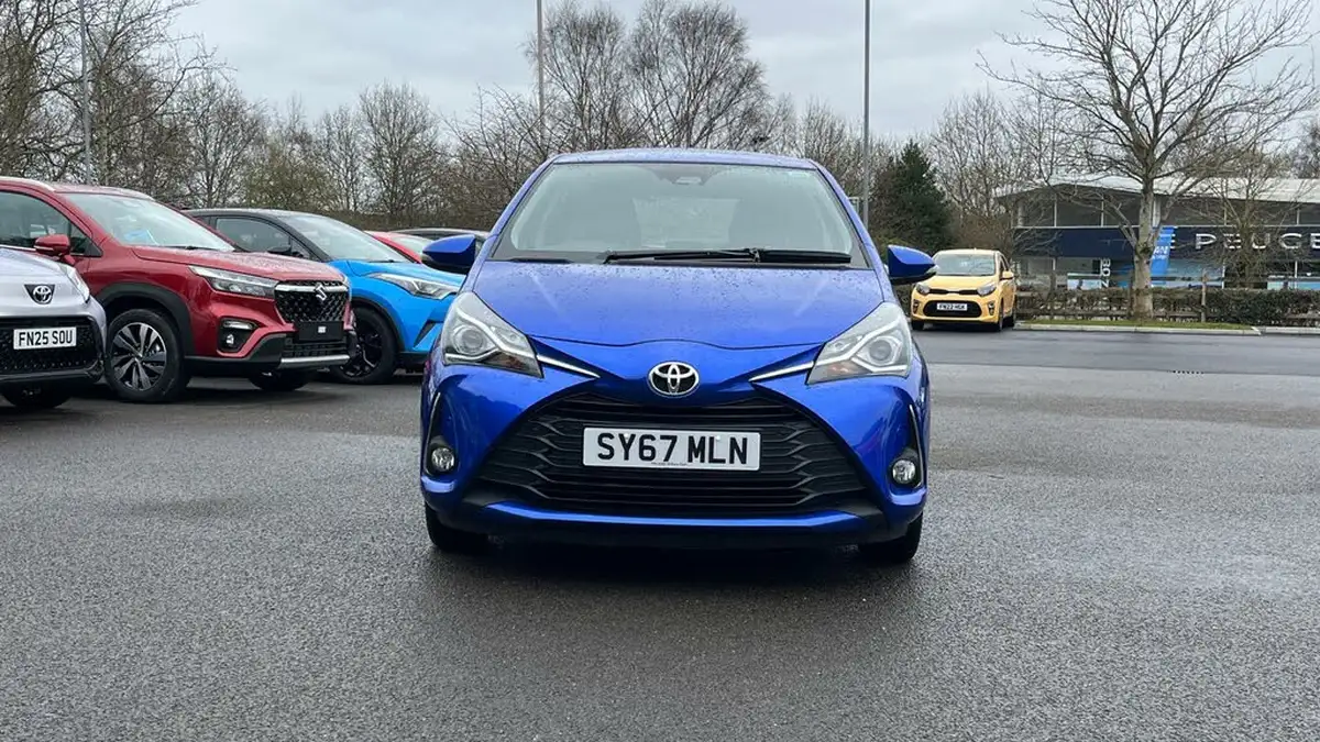 2017-toyota-yaris-15-vvt-i-icon-tech-111bhp-1497cc-big-14