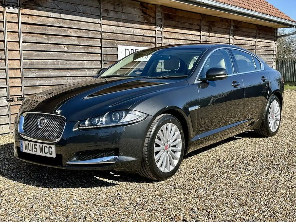 2015-jaguar-xf-22td-luxury-200ps-saloon-4d-big-9