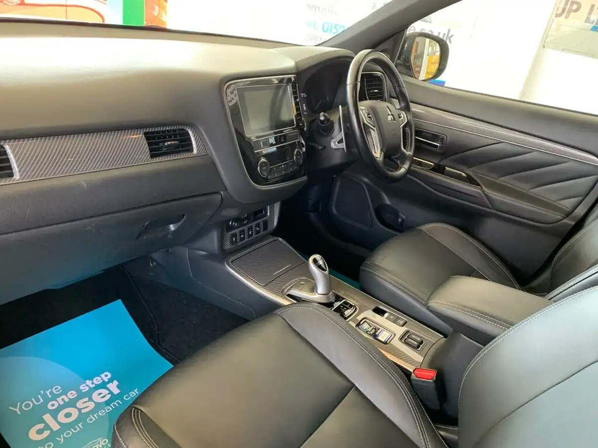 2019-mitsubishi-outlander-24-4h-phev-big-8
