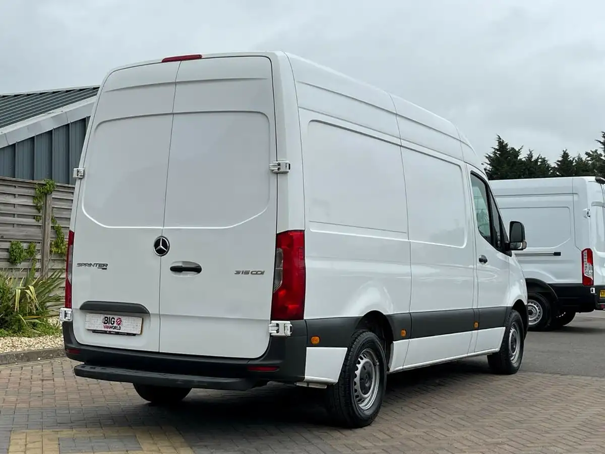 2020-mercedes-benz-sprinter-20cdi-315-l1h1-progressive-big-4