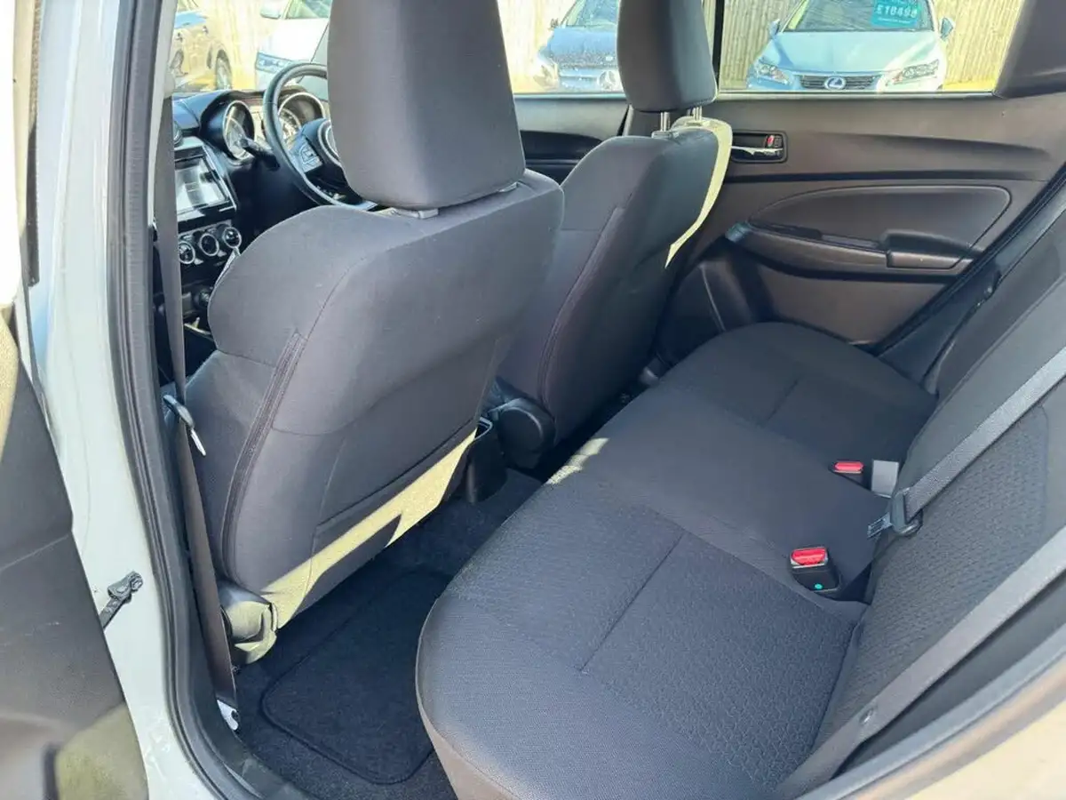 2018-suzuki-swift-10-boosterjet-sz5-111ps-shvs-big-17