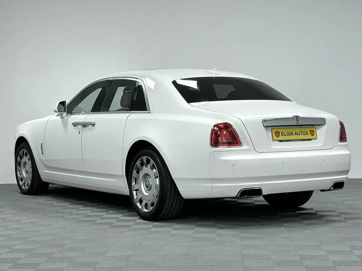 2013-rolls-royce-ghost-66-big-20
