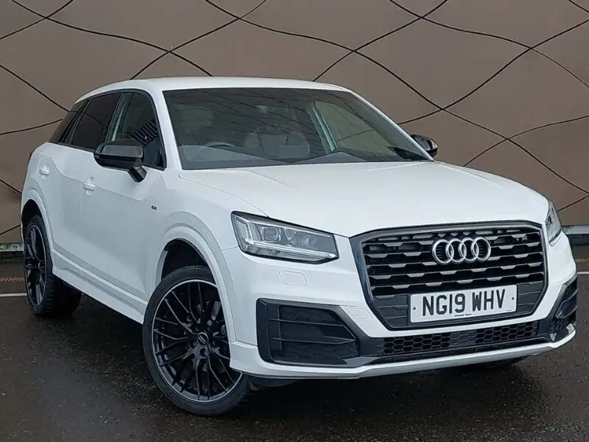 2019-audi-q2-10-30-tfsi-black-edition-big-0