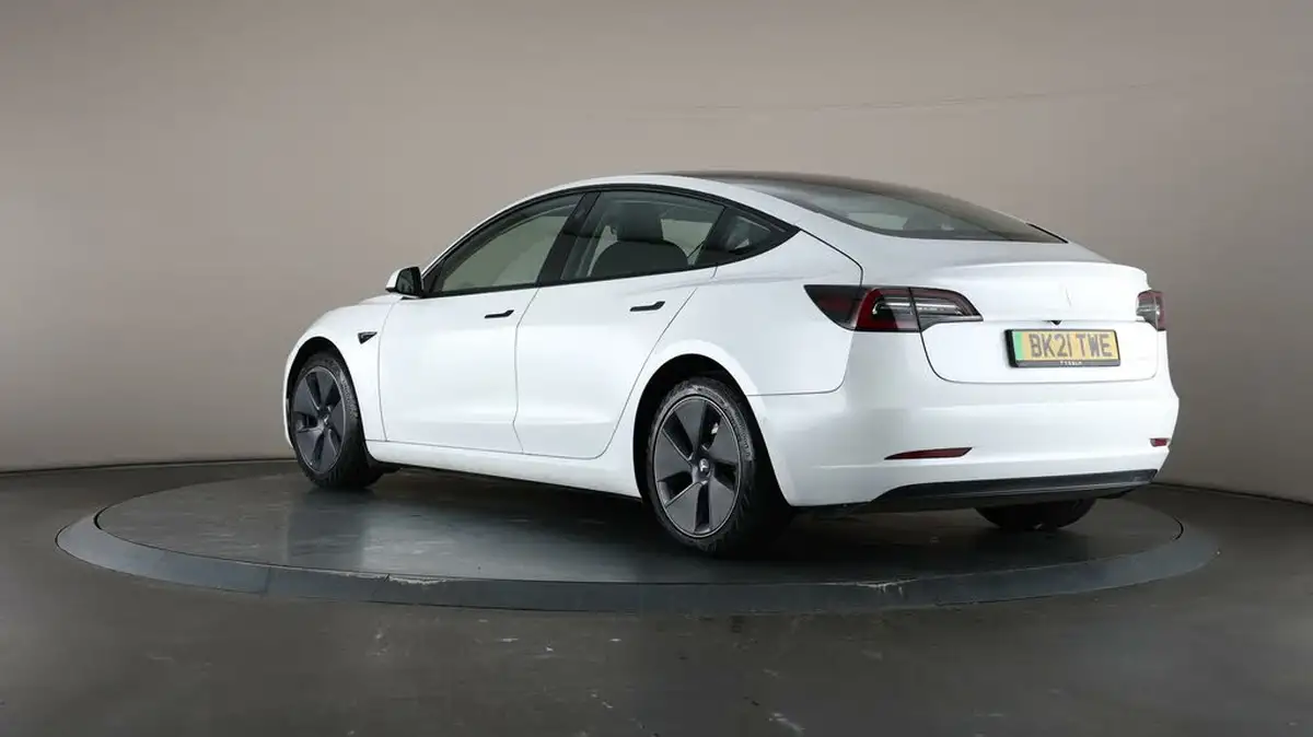 2021-tesla-model-3-e-long-range-4x4-big-70