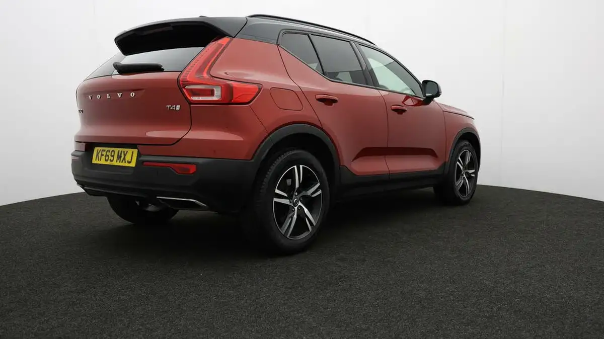 2019-volvo-xc40-20-t4-r-design-big-61