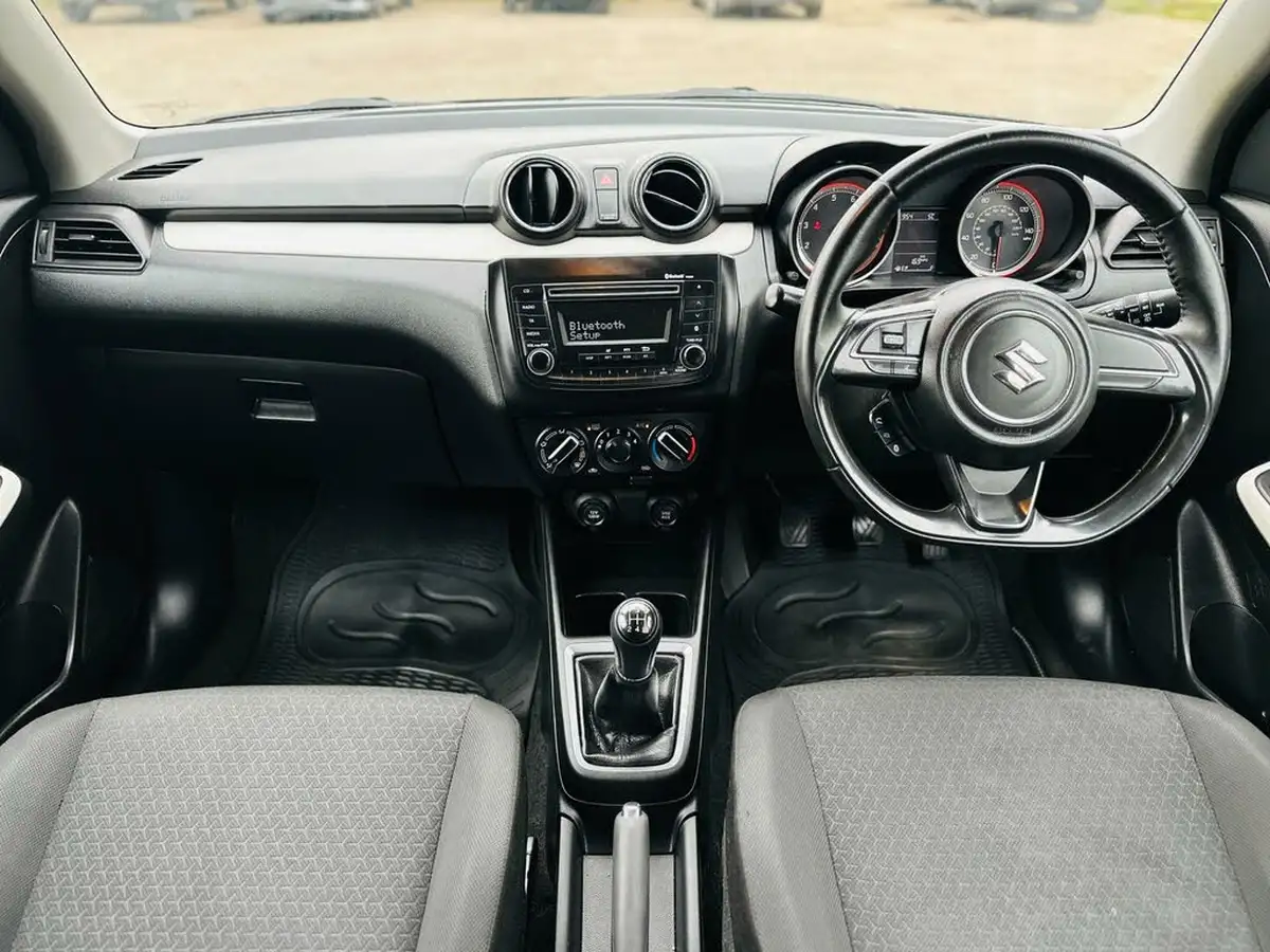 2019-suzuki-swift-12-dualjet-attitude-big-21