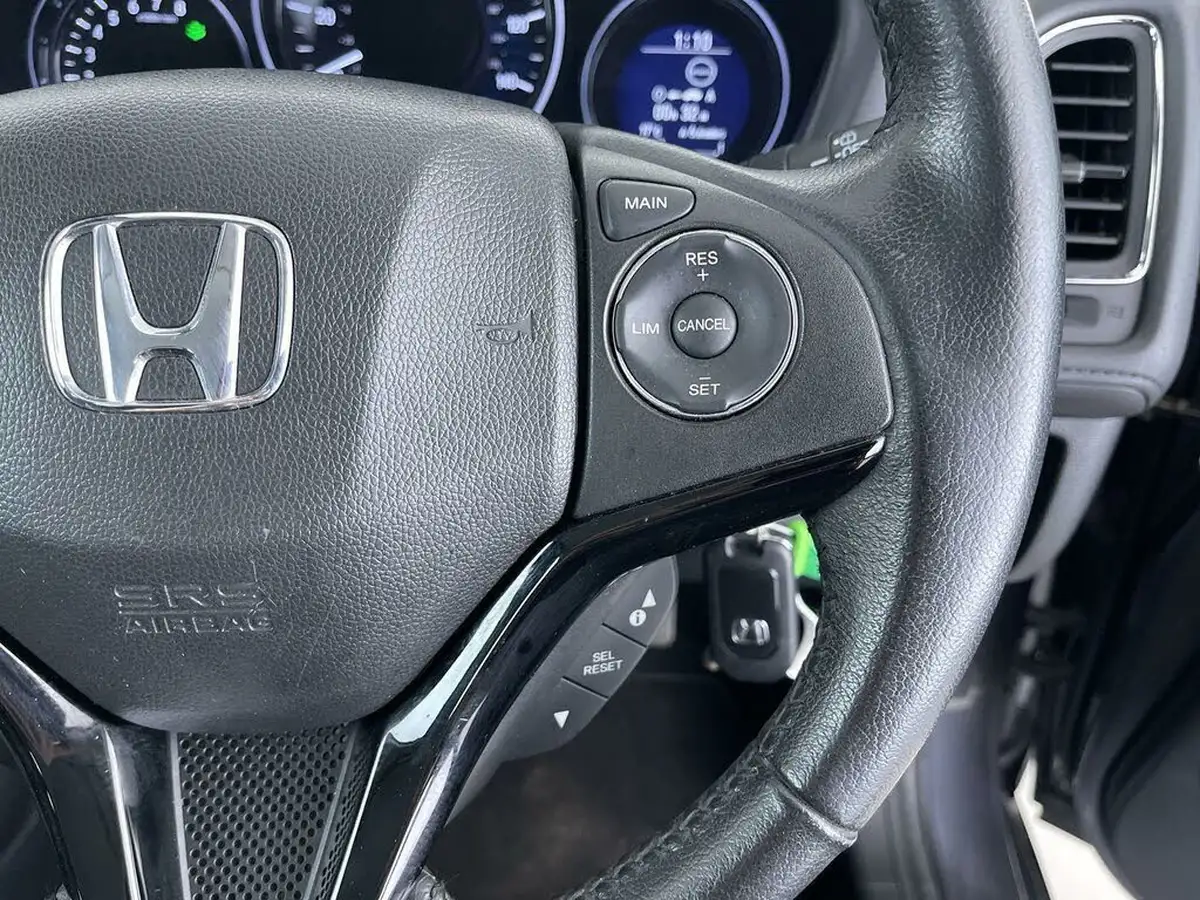 2015-honda-hr-v-15-i-vtec-se-big-50