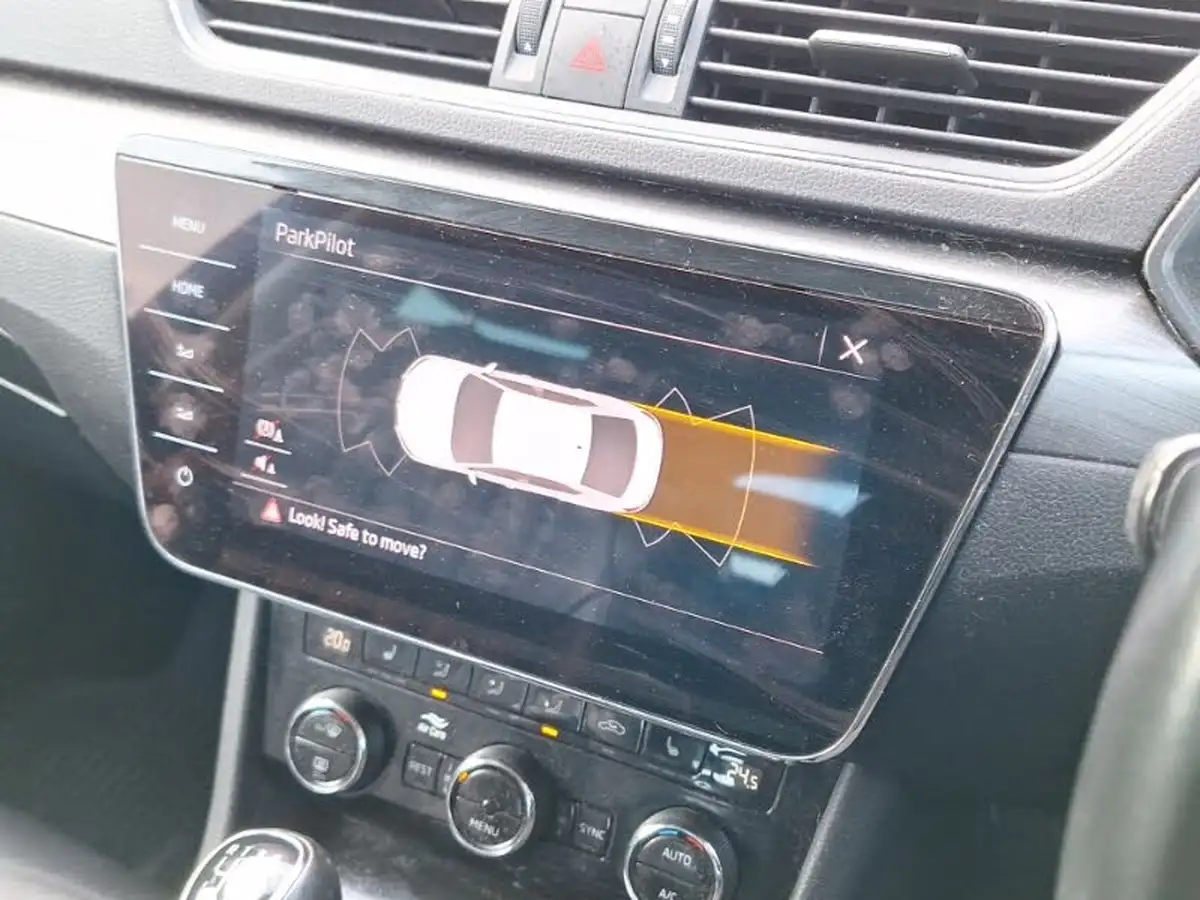 2019-skoda-superb-20tdi-se-l-executive-150ps-hatchback-big-18