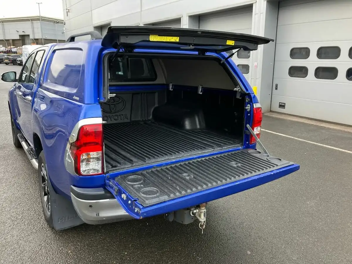 2016-toyota-hi-lux-24d-invincible-x-auto-big-23