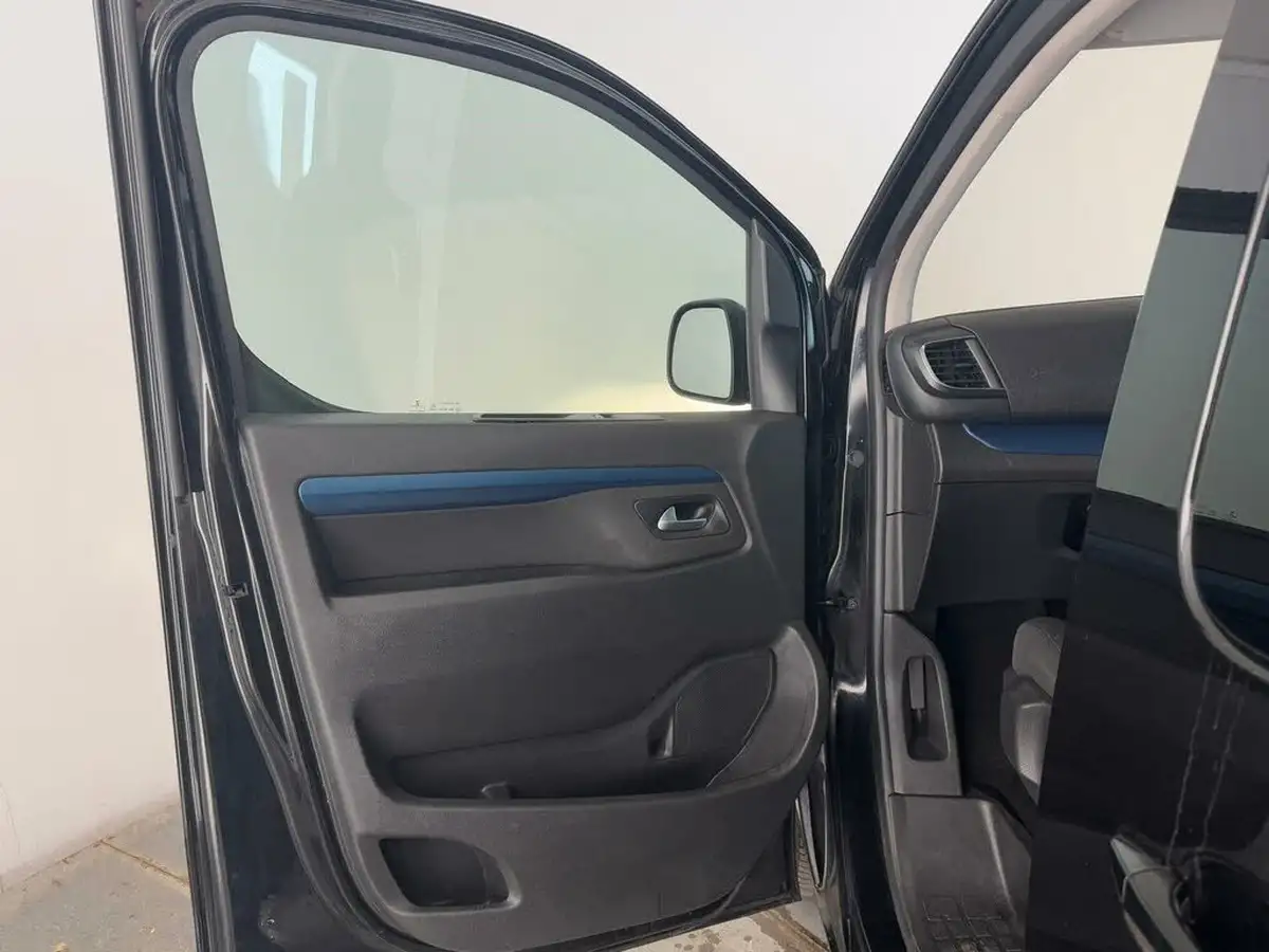 2020-peugeot-traveller-15-bluehdi-active-standardss-big-8